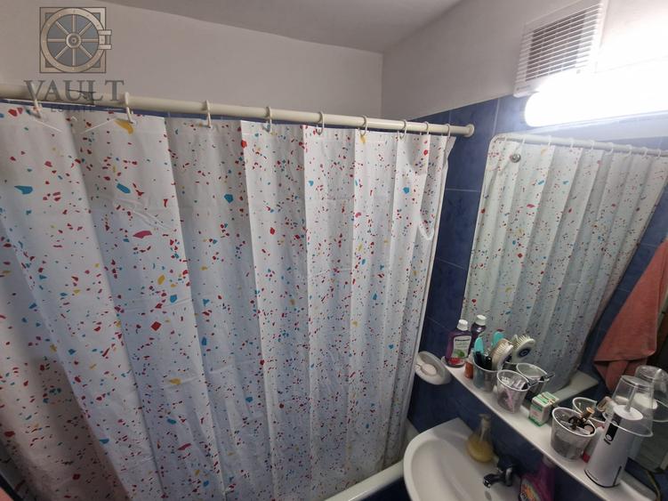 Apartament cu 3 camere decomandat, mobilat în Drumul Taberei