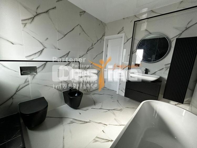 Duplex cu 4 camere cu Canalizare în Rediu