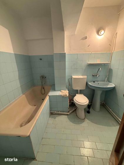 Apartament cu 3 camere în Zăvoaia