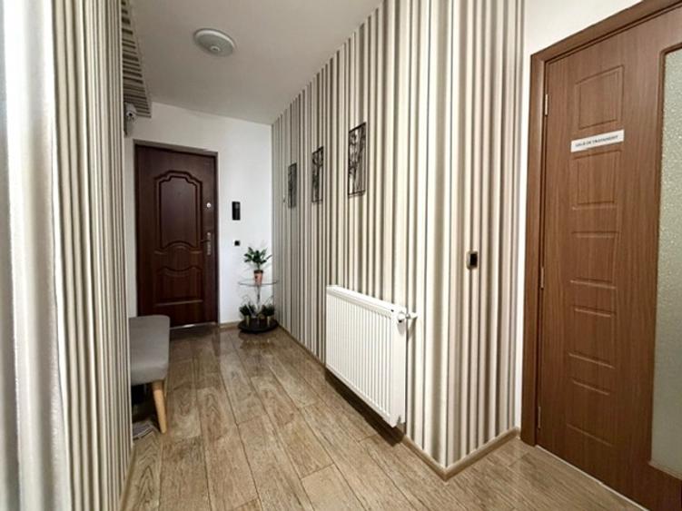 Apartament cu 3 camere în Tractorul