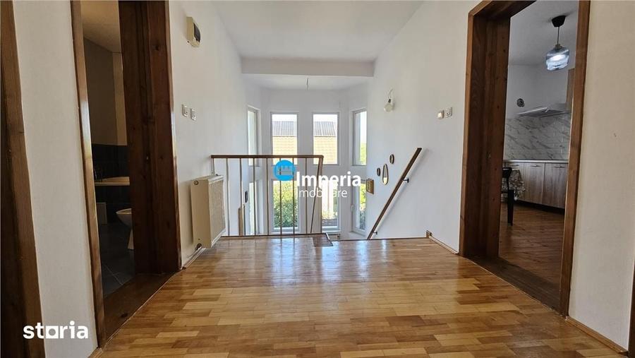 Casă cu 8 camere cu Teren 1000 Mp în Bucium