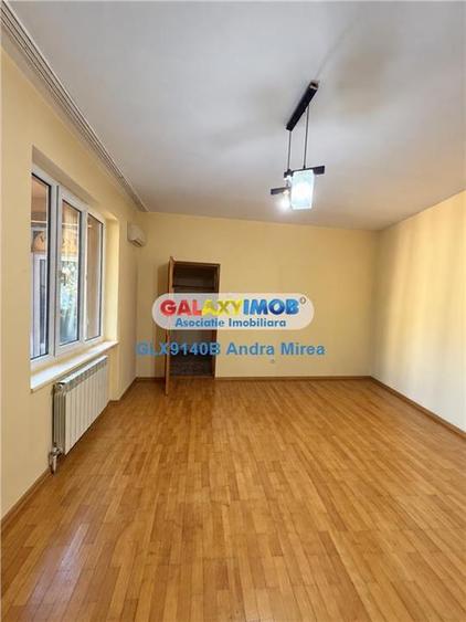 Apartament cu 5 camere decomandat în Decebal