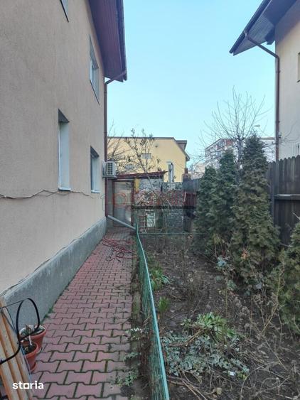 Casă cu 4 camere cu Teren 282 Mp în Apărătorii Patriei