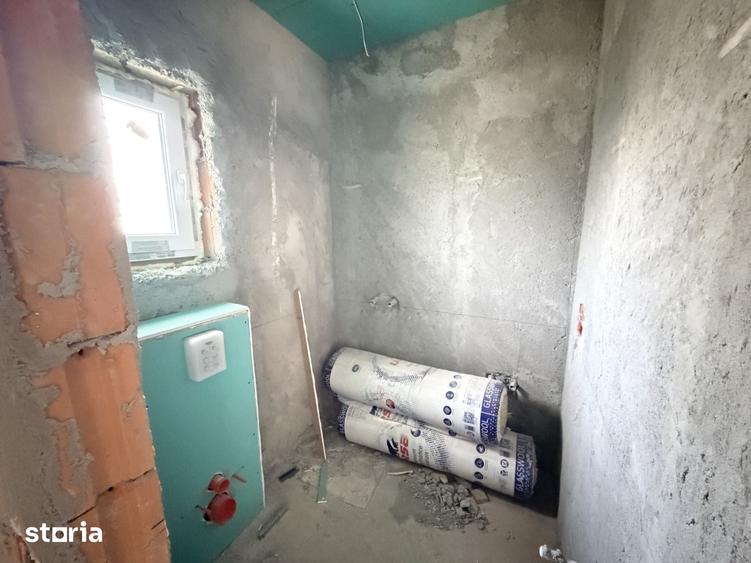 Casă cu 4 camere cu Teren 260 Mp în Glina