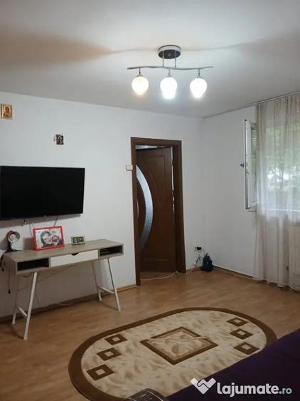 Apartament cu 2 camere nedecomandat în Central