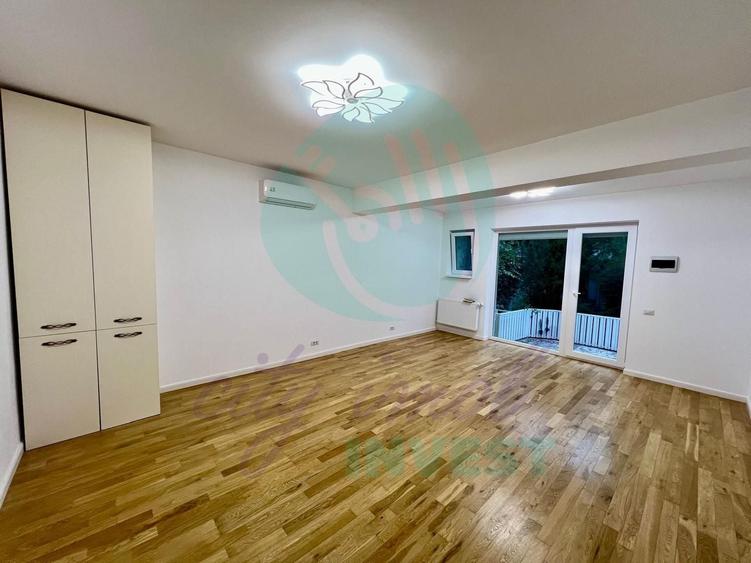Apartament cu 3 camere semidecomandat în Unirii