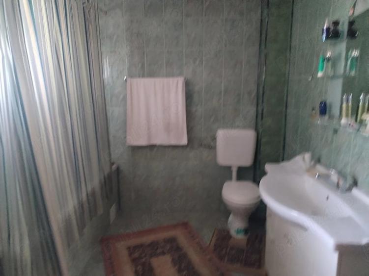 Casă cu 5 camere cu Teren 1016 Mp în Central