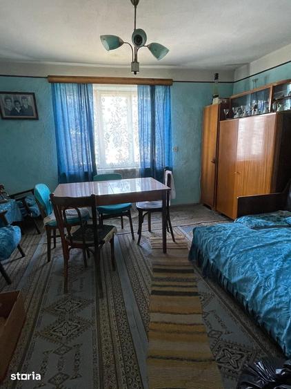 Casă cu 5 camere cu Teren 1045 Mp în Central