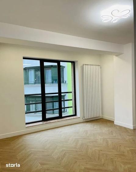 Apartament cu 4 camere în Arcul de Triumf