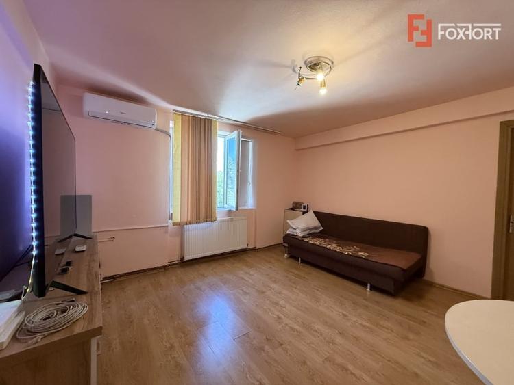 Apartament cu 2 camere semidecomandat, mobilat în Complex Studențesc