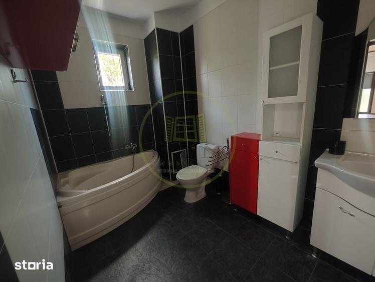 Casă cu 4 camere cu Teren 557 Mp în Ghercești