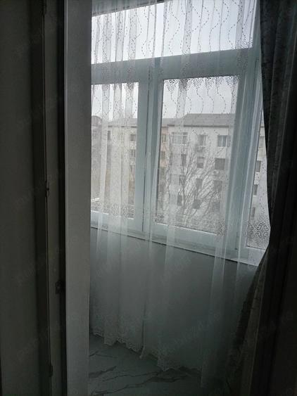 Apartament cu 3 camere decomandat în Sud