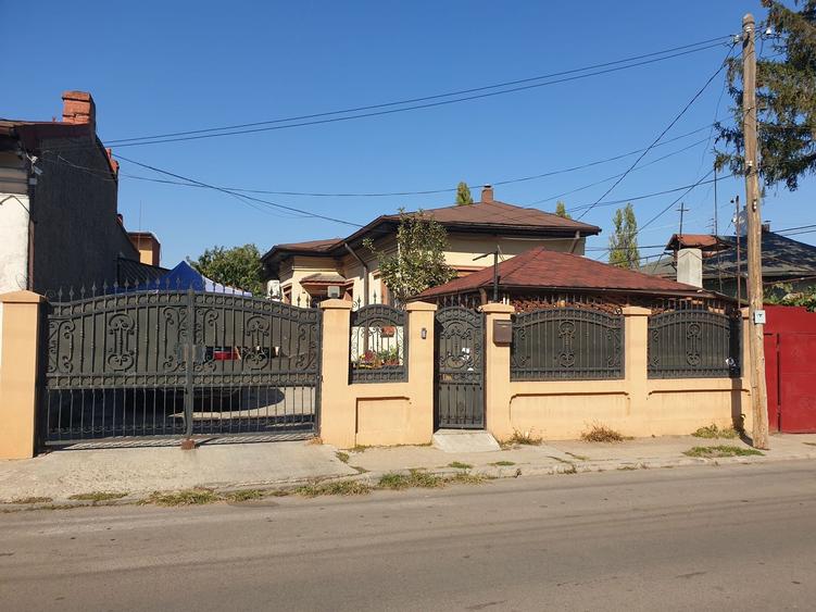 Casă individuală cu 5 camere cu Canalizare în Progresul