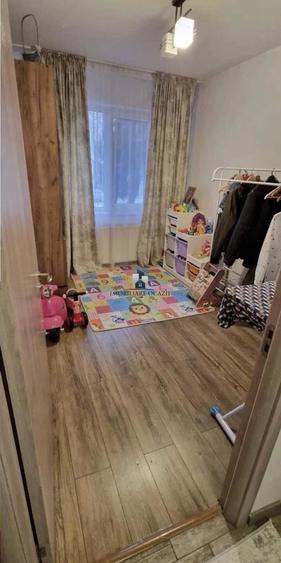 Apartament cu 3 camere decomandat, mobilat în Olteniței