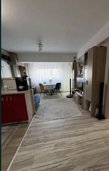 Apartament cu 2 camere semidecomandat, mobilat în Fundeni