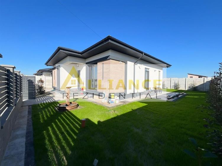 Casă individuală cu 4 camere cu Canalizare în Berceni