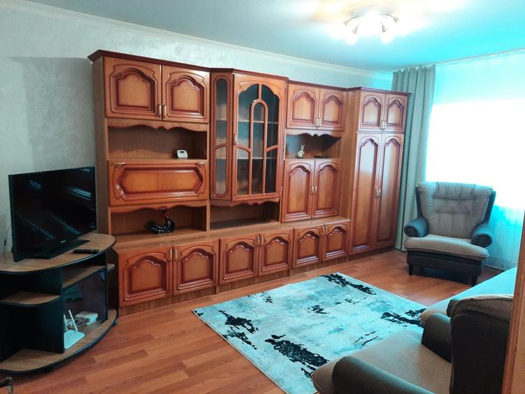 Apartament cu 2 camere decomandat în Calarași 4