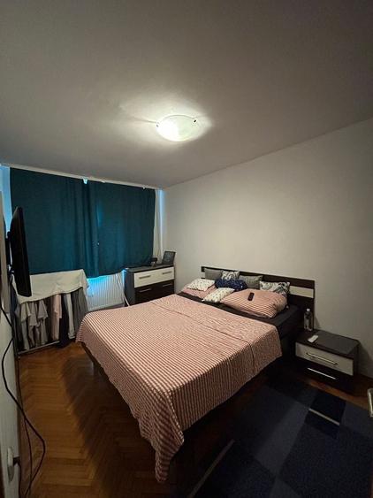 Apartament cu 3 camere semidecomandat, mobilat în Lipovei
