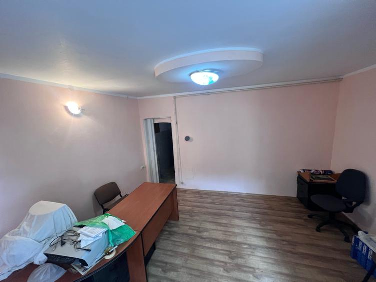 Spațiu comercial, de 23 mp, în Central