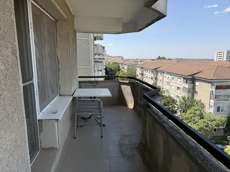 Garsonieră decomandată în Central