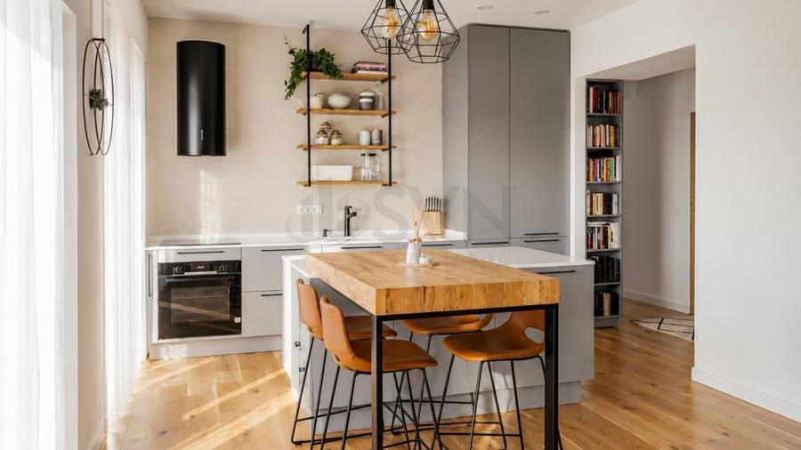 Apartament cu 3 camere semidecomandat, mobilat în Iancu Nicolae