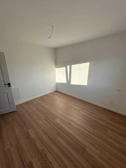 Apartament cu 2 camere decomandat în Ipotești