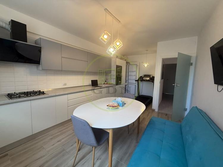 Apartament cu 3 camere decomandat, mobilat în Central