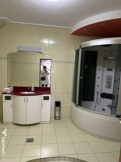 Casă cu 3 camere în Tineretului