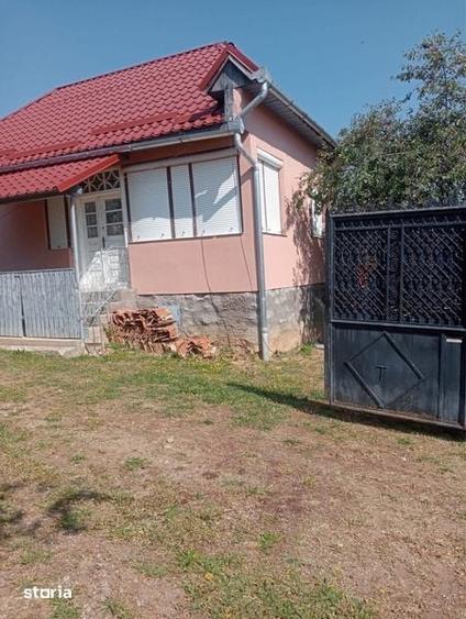 Casă cu 3 camere decomandat cu Teren 60 Mp în Călățele