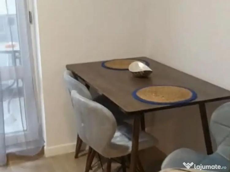 Apartament cu 2 camere decomandat în Apărătorii Patriei