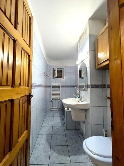 Apartament cu 4 camere decomandat în Micro 20