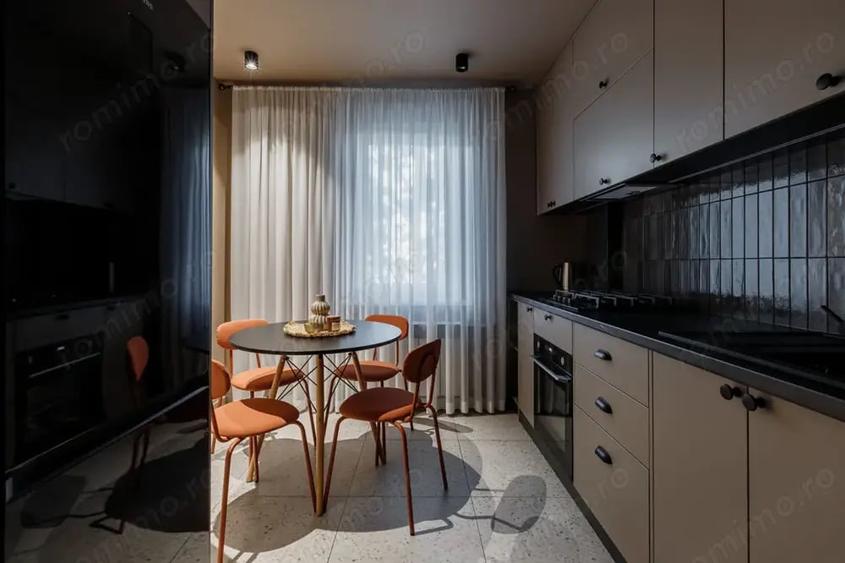 Apartament cu 2 camere decomandat în Florilor