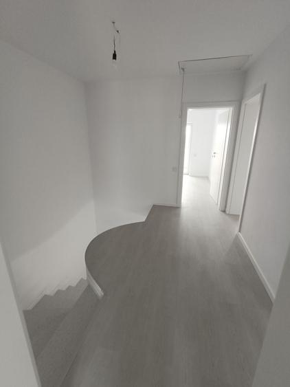 Duplex cu 4 camere cu Canalizare în Cetate
