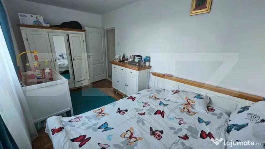 Apartament cu 4 camere decomandat în Central