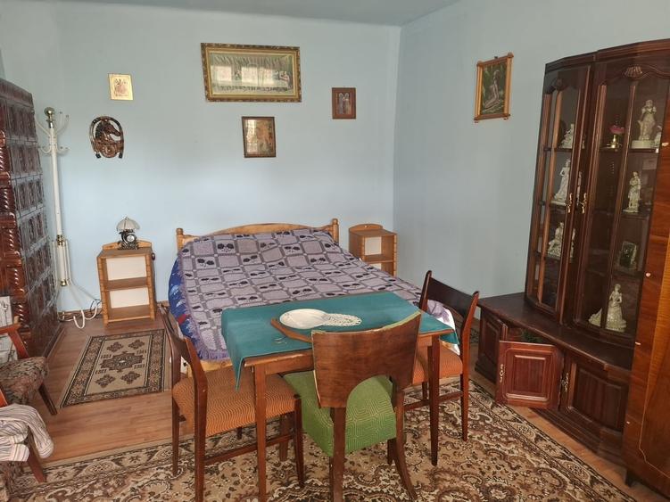 Casă cu 5 camere cu Teren 300 Mp în Central
