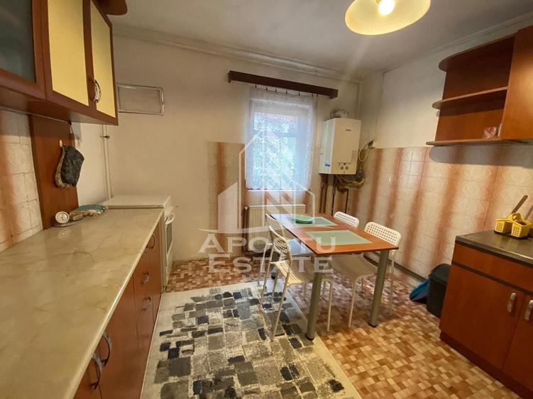Apartament cu 3 camere decomandat în Olimpia-Stadion