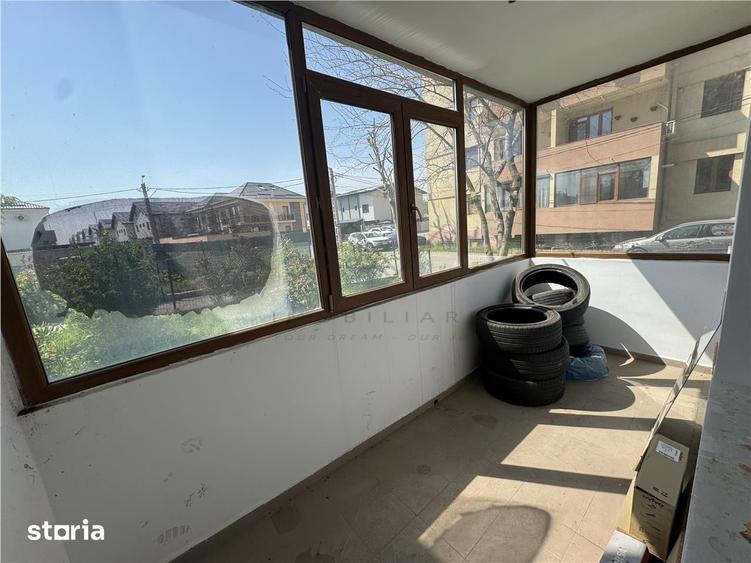 Apartament cu 4 camere decomandat în Est