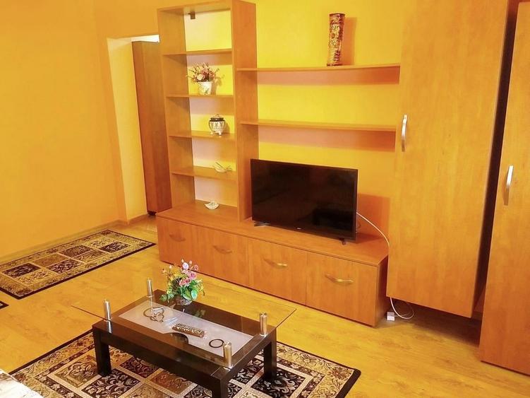 Apartament cu 3 camere semidecomandat în Hipodrom 2