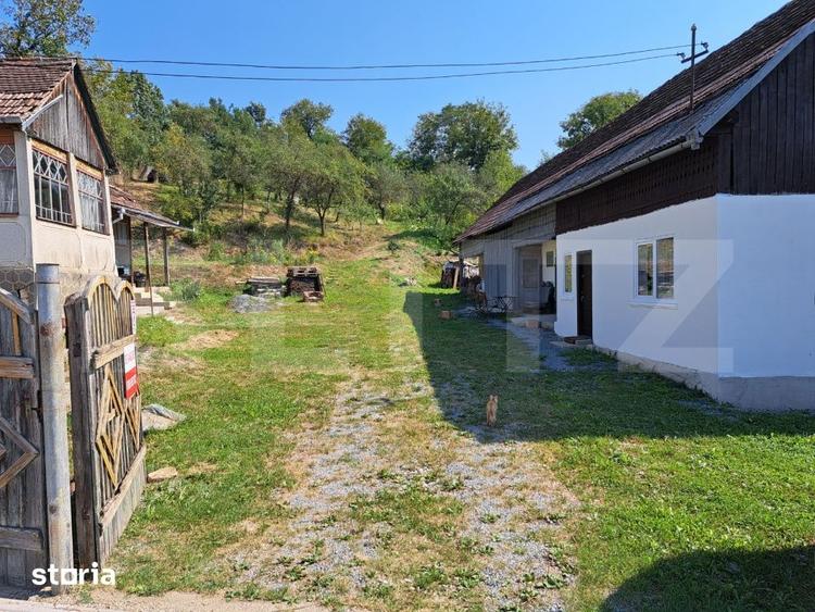 Casă cu 5 camere cu Teren 1600 Mp în Mărișelu