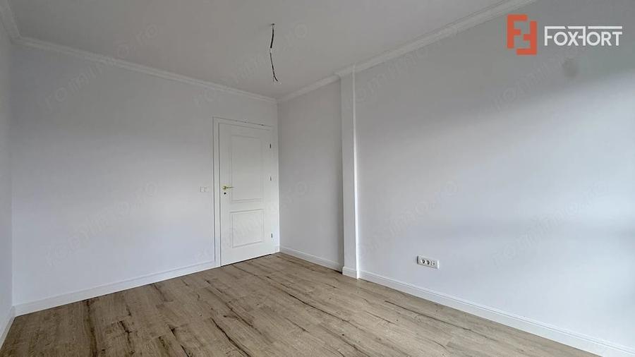 Casă cu 4 camere cu Teren 300 Mp în Urseni