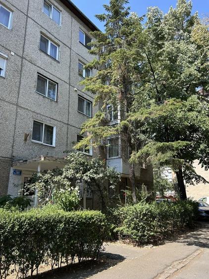Apartament cu 3 camere în Decebal