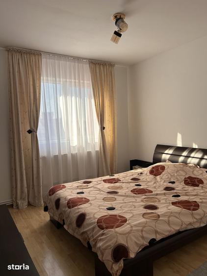 Apartament cu 3 camere decomandat în Nicolina