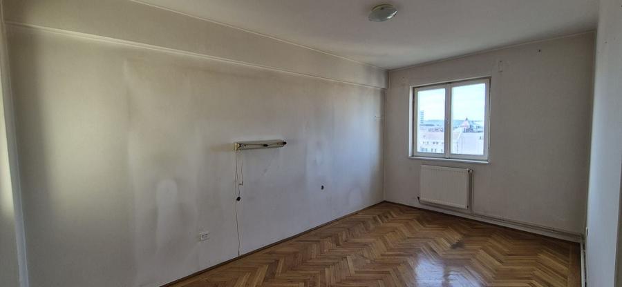 Apartament cu 4 camere decomandat în Ultracentral