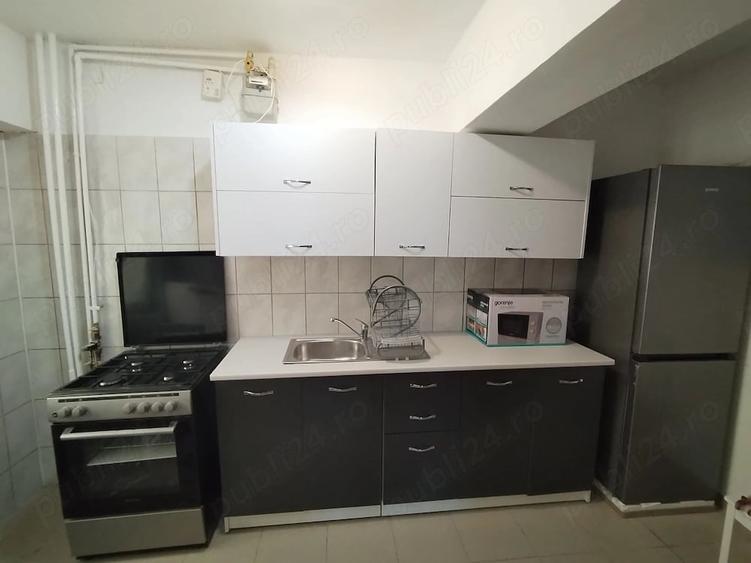 Apartament cu 3 camere decomandat în Bucur Obor