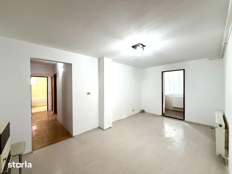 Apartament 3 camere 70 mp etaj 1 cu doua balcoane bloc izolat Bradet - 1