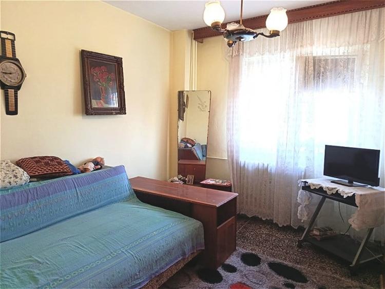 Apartament cu 2 camere semidecomandat în 1 Decembrie 1918