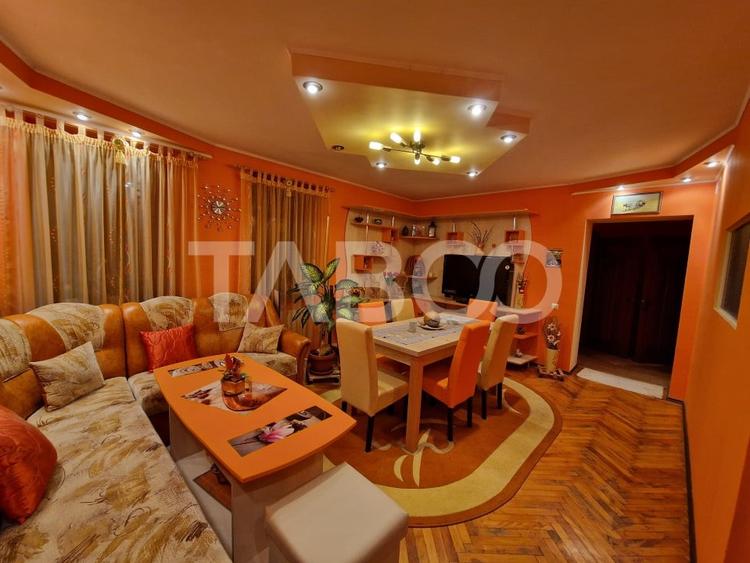 Apartament cu 4 camere semidecomandat, mobilat în Ultracentral