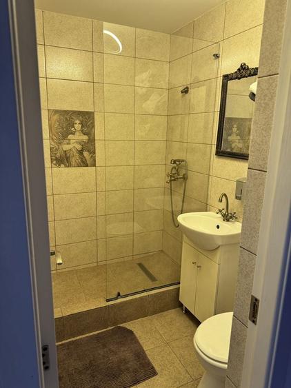 Apartament cu 4 camere în Broșteni