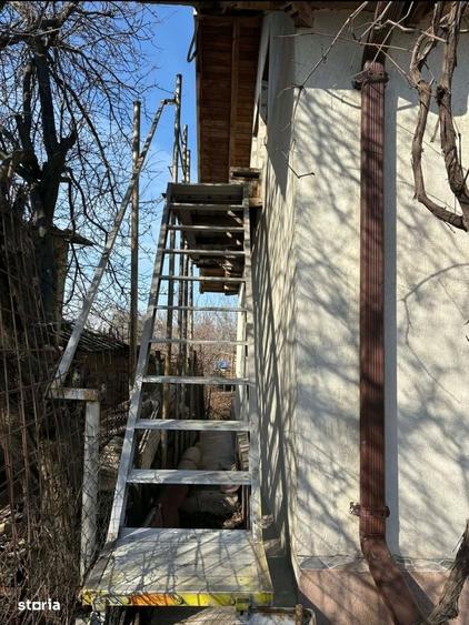 Casă cu 3 camere cu Teren 220 Mp în Central