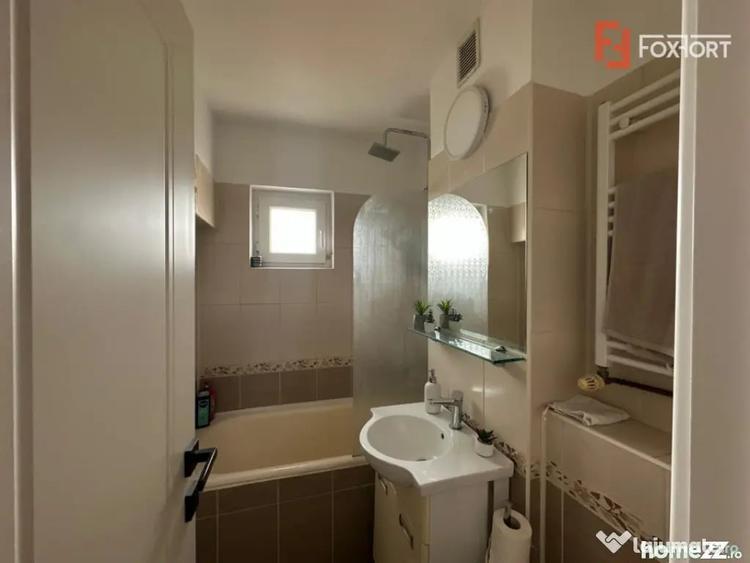 Apartament cu 5 camere decomandat în Fortuna